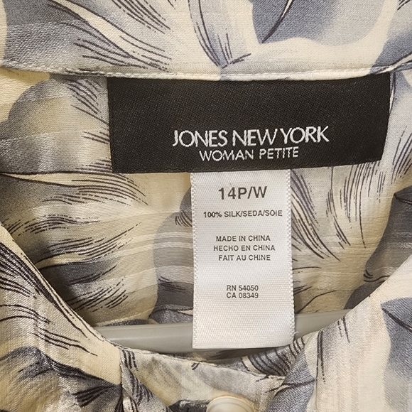 JONES NEW YORK women's 100% Silk long Sleeves satin gray Blouse 14P - Picture 5 of 9